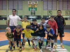 Aulas de futsal para crianças tem novos professores